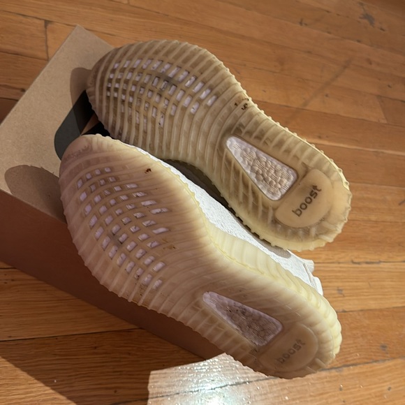 Yeezy boost 350 V2 size 8.5 ships in box - Picture 3 of 6